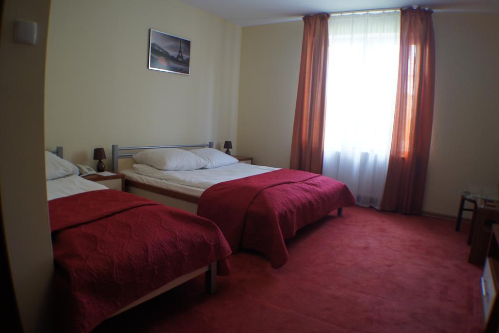 Hotel Yuca Łódź Esterno foto
